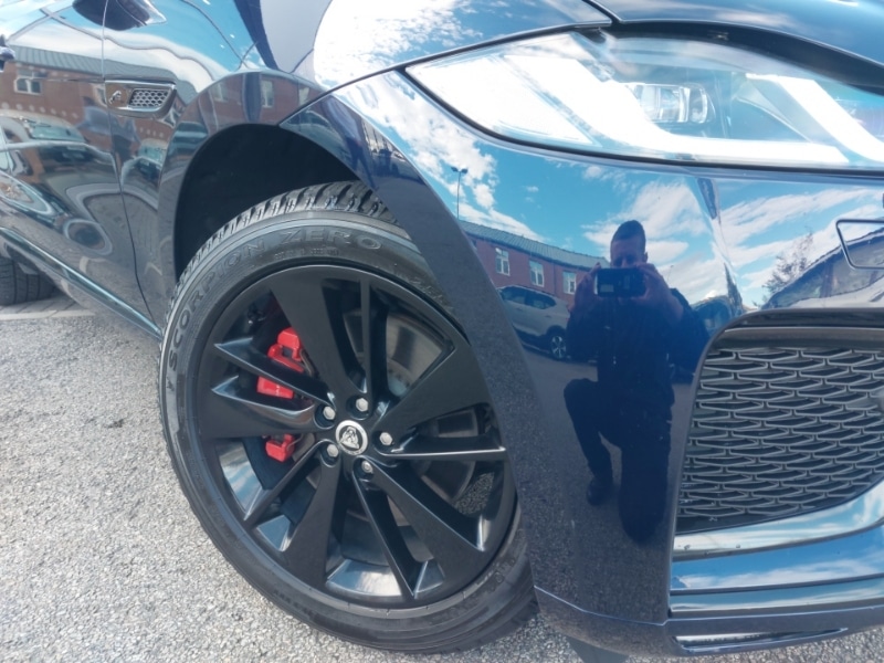 Used Jaguar F-Pace 2023 for sale - 76465863: Photo 9