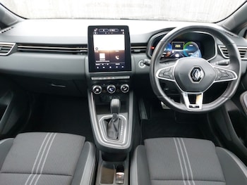 Used Renault Clio 2023 for sale - 78647724: Photo