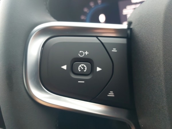 Used Volvo XC40 2025 for sale - 76325214: Photo 12