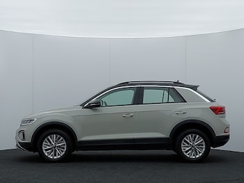 Used Volkswagen T-Roc 2023 for sale - 76129621: Photo 4