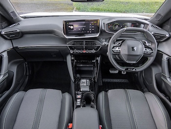 Used Peugeot 2008 2025 for sale - 76861092: Photo