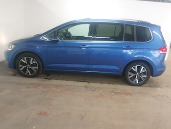 Used Volkswagen Touran 2023 for sale - 78498396: Photo
