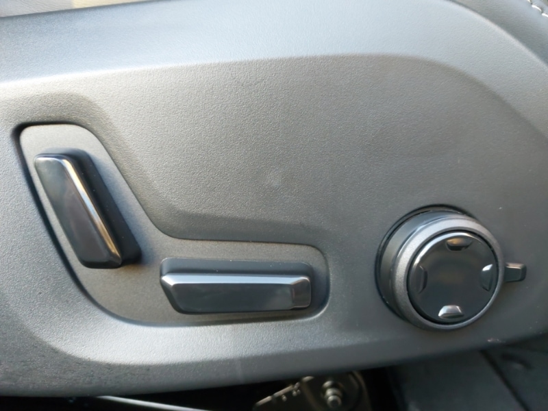 Used Volvo XC60 2025 for sale - 76668897: Photo 12