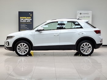 Used Volkswagen T-Roc 2024 for sale - 77876702: Photo