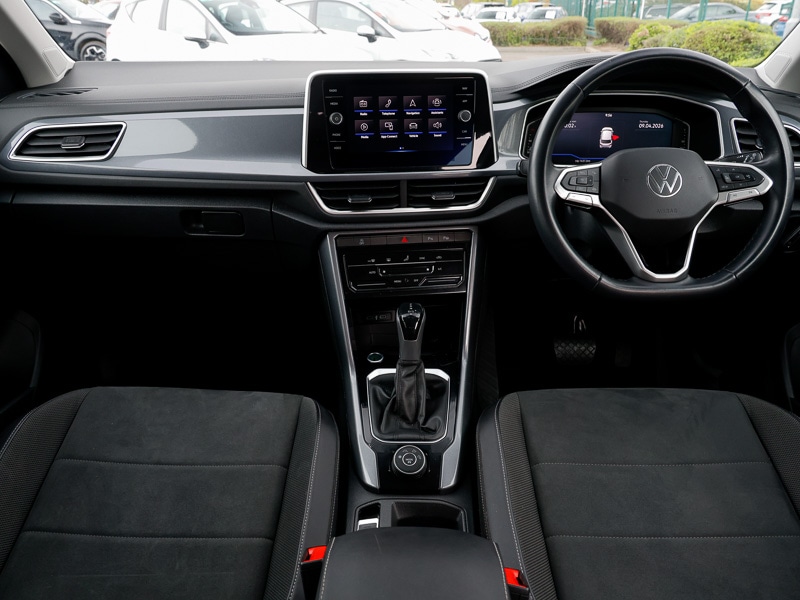 Used Volkswagen T-Roc 2023 for sale - 78211612: Photo 2