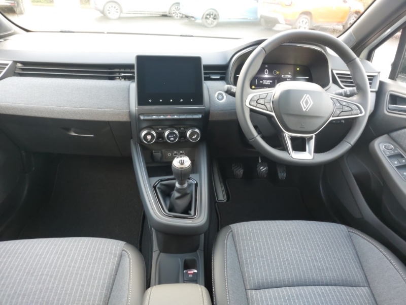 Used Renault Clio 2025 for sale - 76842535: Photo 2