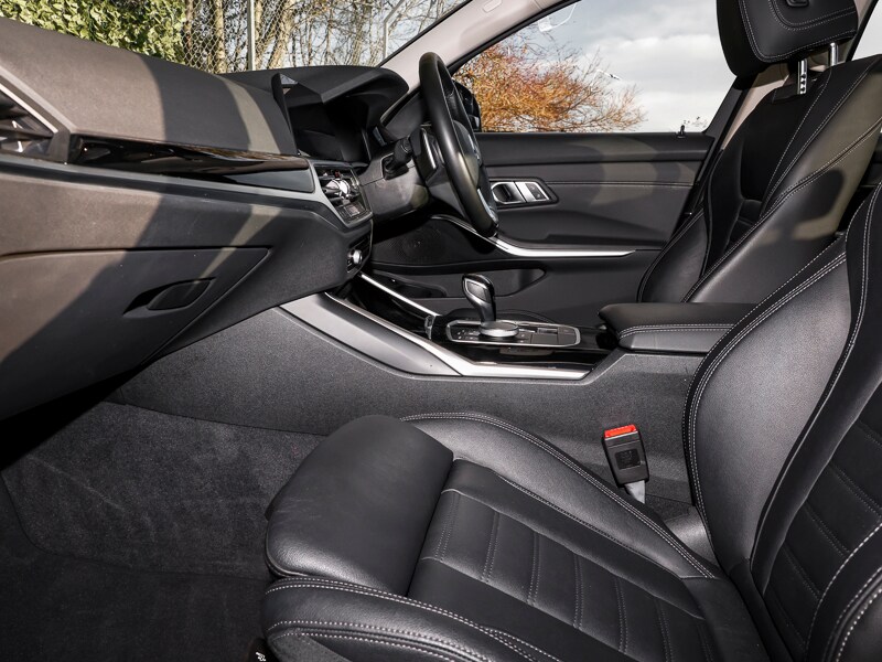 Used BMW 3 Series 2021 for sale - 76833059: Photo 2