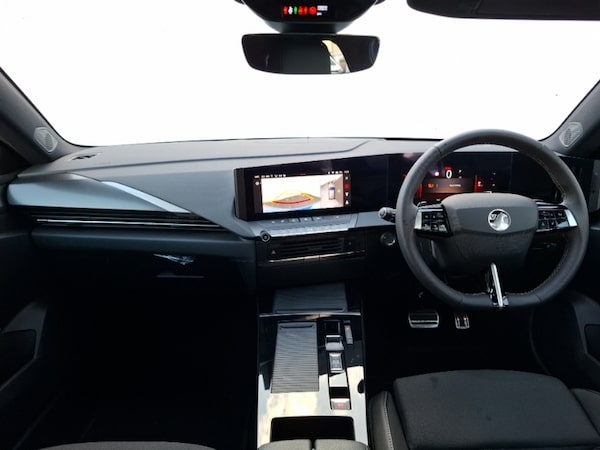 Used Vauxhall Astra 2024 for sale - 76325303: Photo 2