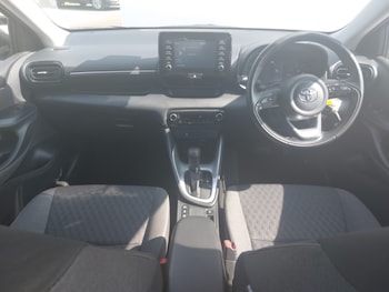 Used Toyota Yaris 2023 for sale - 79278392: Photo