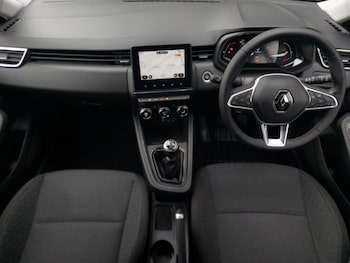 Used Renault Clio 2022 for sale - 76938064: Photo