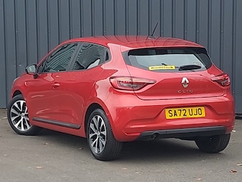 Used Renault Clio 2022 for sale - 76938064: Photo