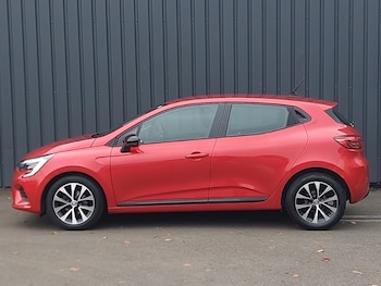 Used Renault Clio 2022 for sale - 76938064: Photo