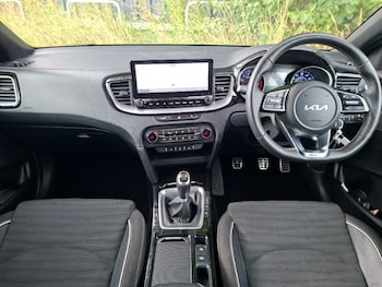 Used Kia XCeed 2023 for sale - 79342772: Photo