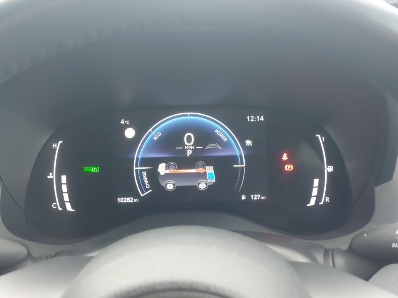 Used Toyota Yaris Cross 2024 for sale - 77325739: Photo 12