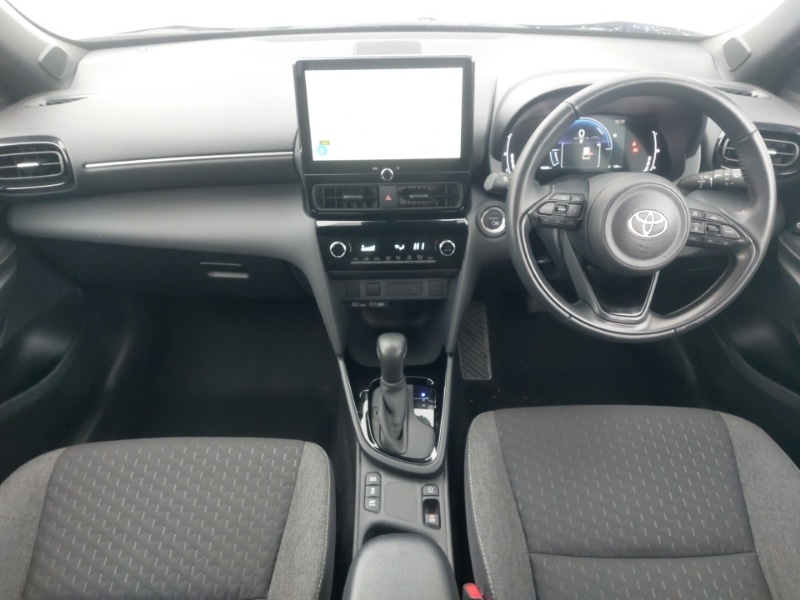 Used Toyota Yaris Cross 2024 for sale - 77325739: Photo 2