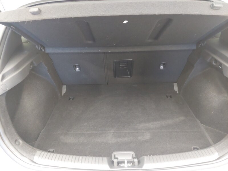 Used Hyundai i30 2023 for sale - 78152142: Photo 8