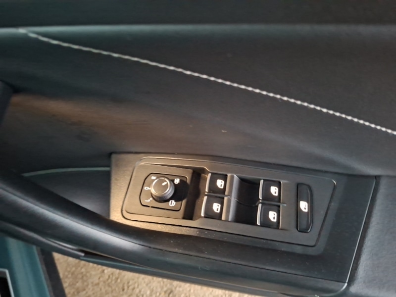 Used Volkswagen T-Roc 2022 for sale - 77596991: Photo 11