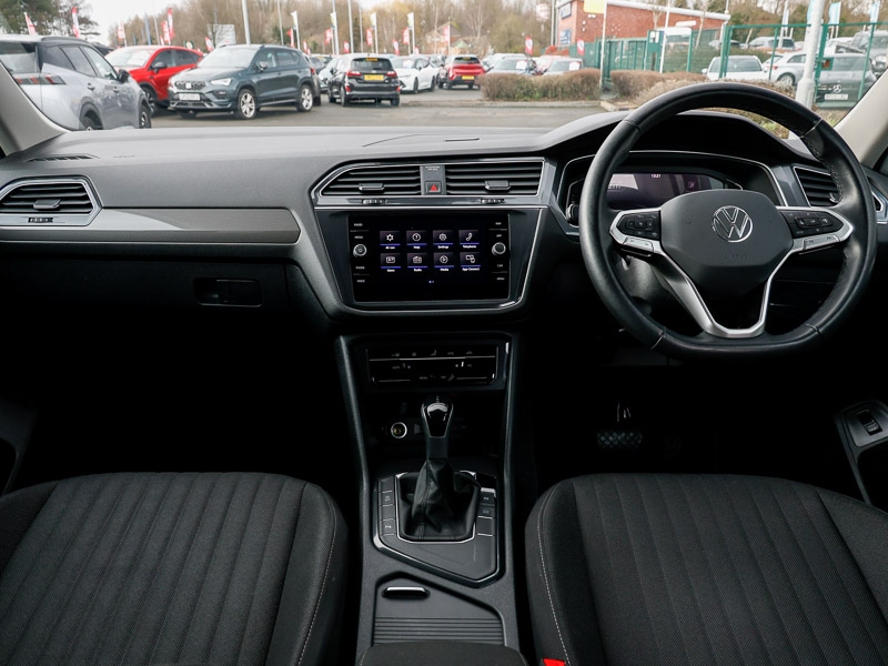 Used Volkswagen Tiguan Allspace 2023 for sale - 77523008: Photo 2