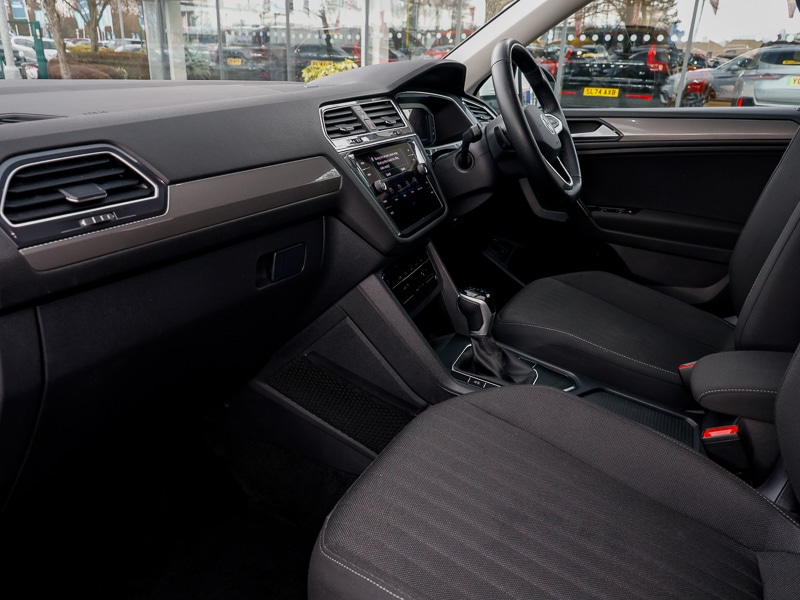 Used Volkswagen Tiguan Allspace 2023 for sale - 77523008: Photo 5