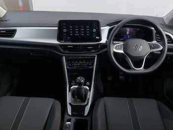 Used Volkswagen T-Roc 2024 for sale - 78480775: Photo