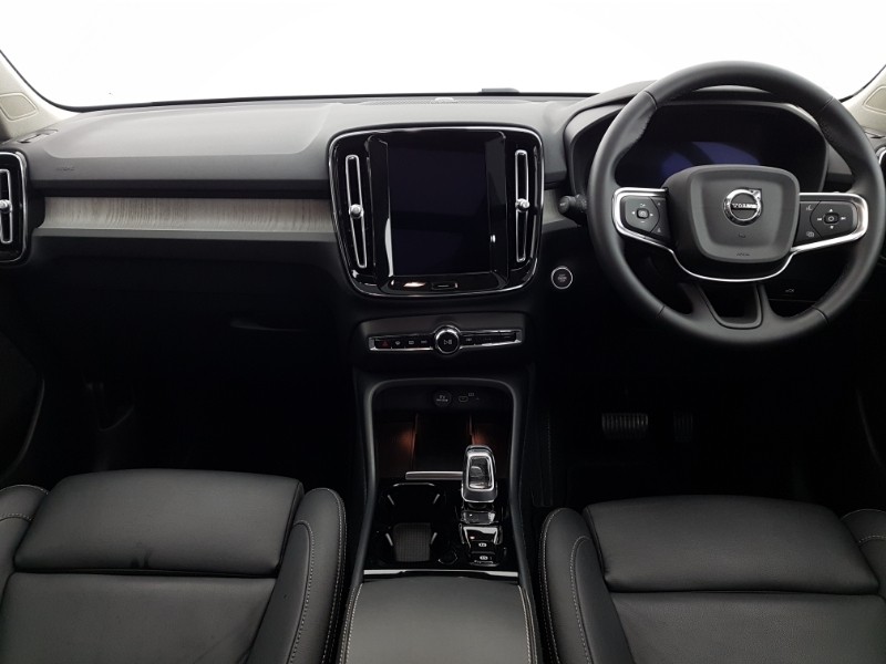 Used Volvo XC40 2024 for sale - 76347555: Photo 2