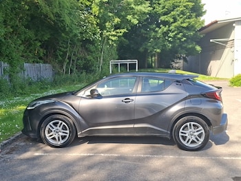 Used Toyota C-HR 2023 for sale - 78746848: Photo