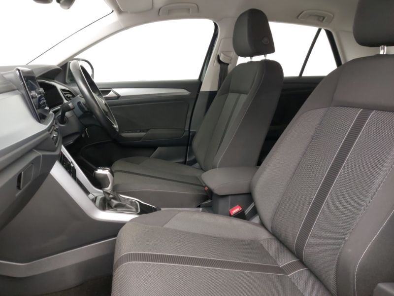 Used Volkswagen T-Roc 2023 for sale - 77214572: Photo 5