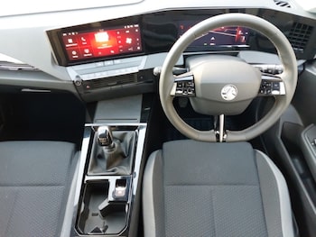 Used Vauxhall Astra 2024 for sale - 77358267: Photo