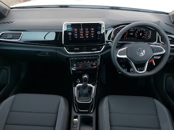 Used Volkswagen T-Roc 2025 for sale - 78699911: Photo