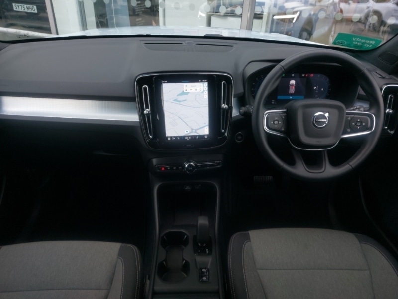 Used Volvo XC40 2024 for sale - 77155183: Photo 2