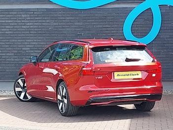 Used Volvo V60 2023 for sale - 78560679: Photo