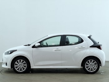 Used Toyota Yaris 2023 for sale - 77433932: Photo