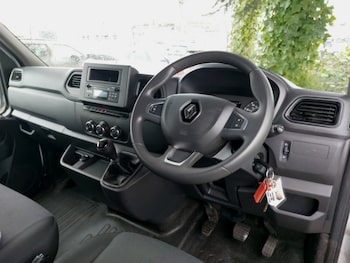 Used Renault Master 2023 for sale - 77985587: Photo