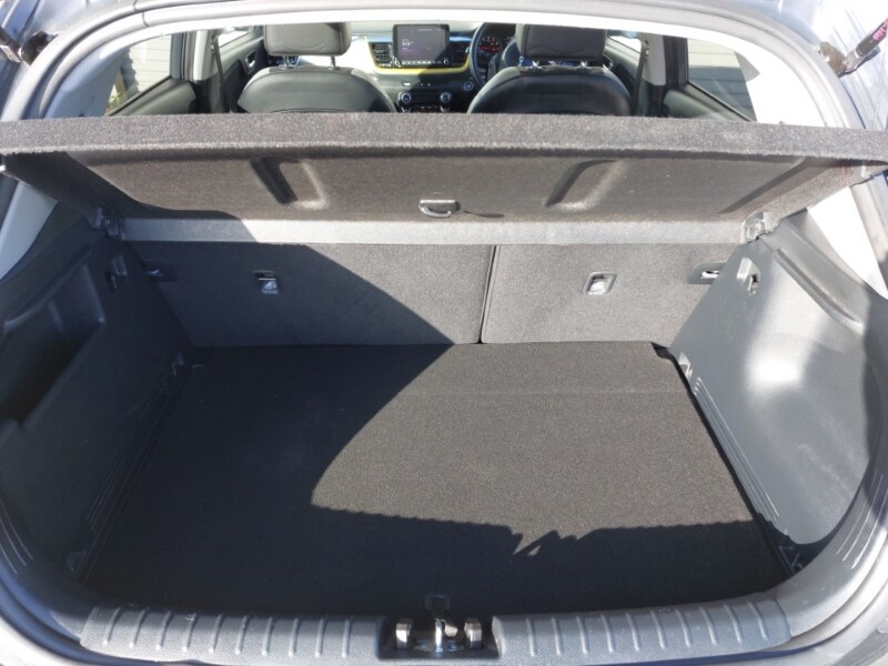 Used Kia Stonic 2023 for sale - 77833014: Photo 8