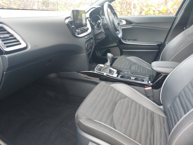 Used Kia XCeed 2023 for sale - 76555996: Photo 5