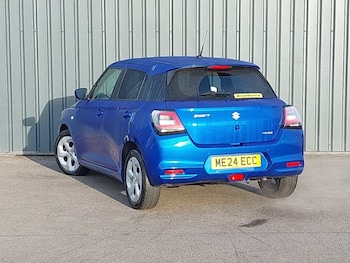 Used Suzuki Swift 2024 for sale - 76523810: Photo