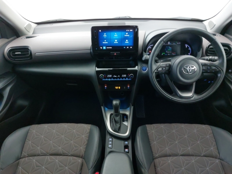 Used Toyota Yaris Cross 2022 for sale - 76392670: Photo 2