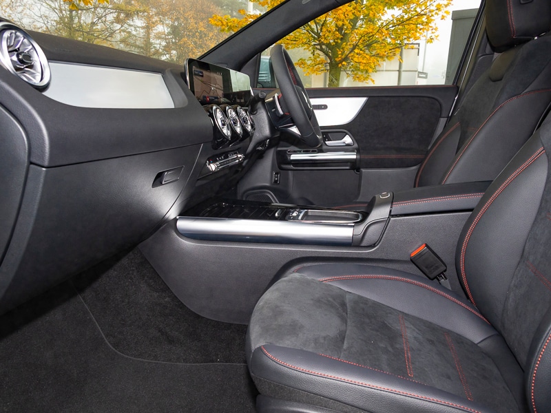 Used Mercedes-Benz GLA 2025 for sale - 76920768: Photo 2