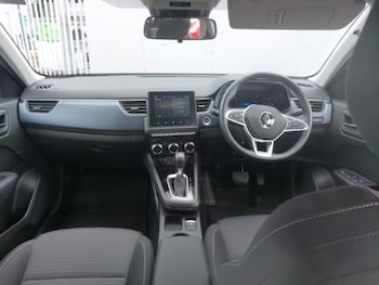 Used Renault Arkana 2023 for sale - 76465655: Photo