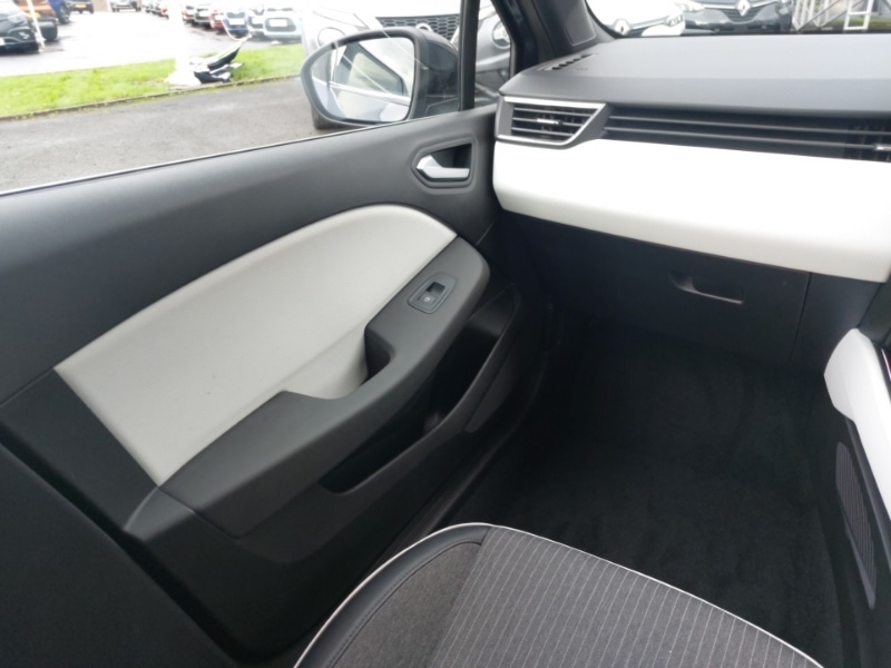 Used Renault Clio 2022 for sale - 76983782: Photo 10