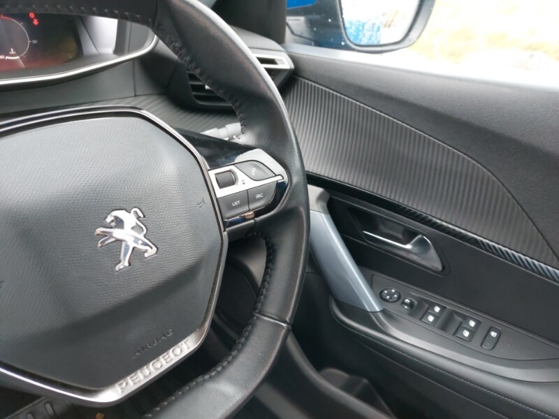 Used Peugeot 2008 2021 for sale - 76683086: Photo 10