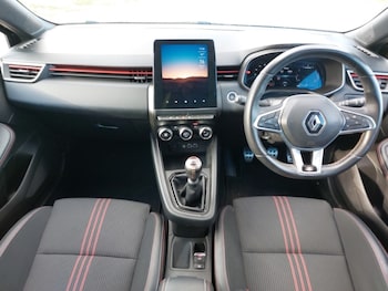 Used Renault Clio 2023 for sale - 76301323: Photo 2