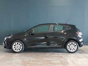 Used Renault Clio 2024 for sale - 79561055: Photo