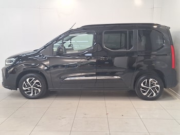 Used Toyota PROACE CITY Verso 2025 for sale - 76160230: Photo