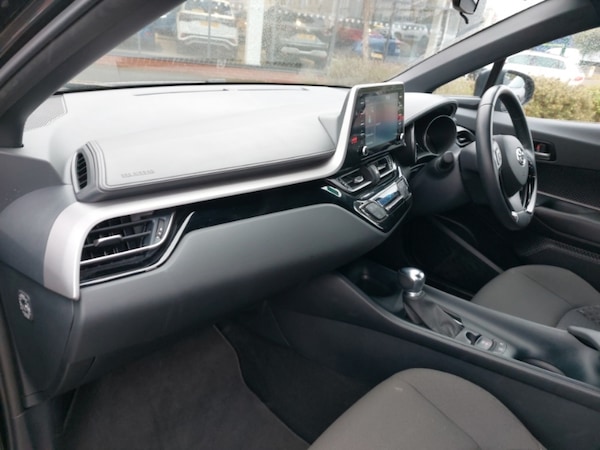 Used Toyota C-HR 2022 for sale - 76301222: Photo 5