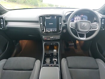 Used Volvo XC40 2025 for sale - 75913939: Photo