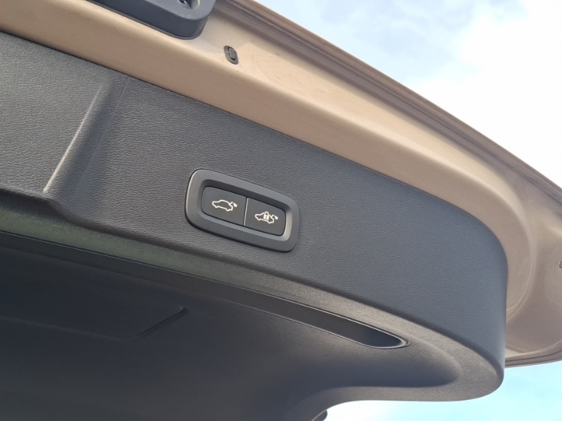 Used Volvo XC40 2024 for sale - 76354129: Photo 2
