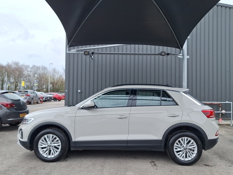 Used Volkswagen T-Roc 2024 for sale - 77851856: Photo 4