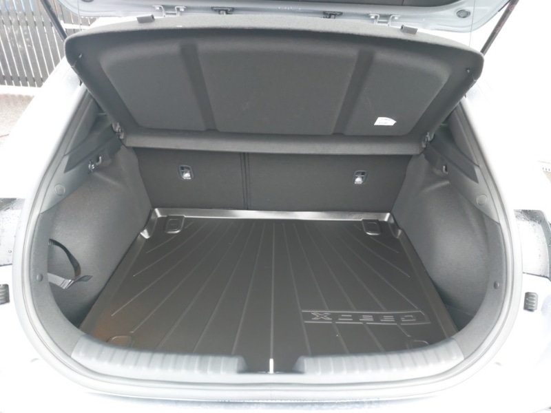 Used Kia XCeed 2025 for sale - 77020801: Photo 8