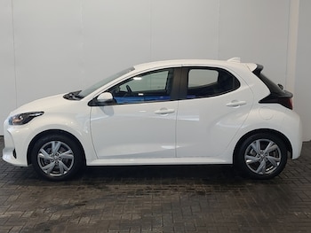 Used Toyota Yaris 2024 for sale - 78595852: Photo